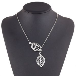 Double leaf delicate silver necklace